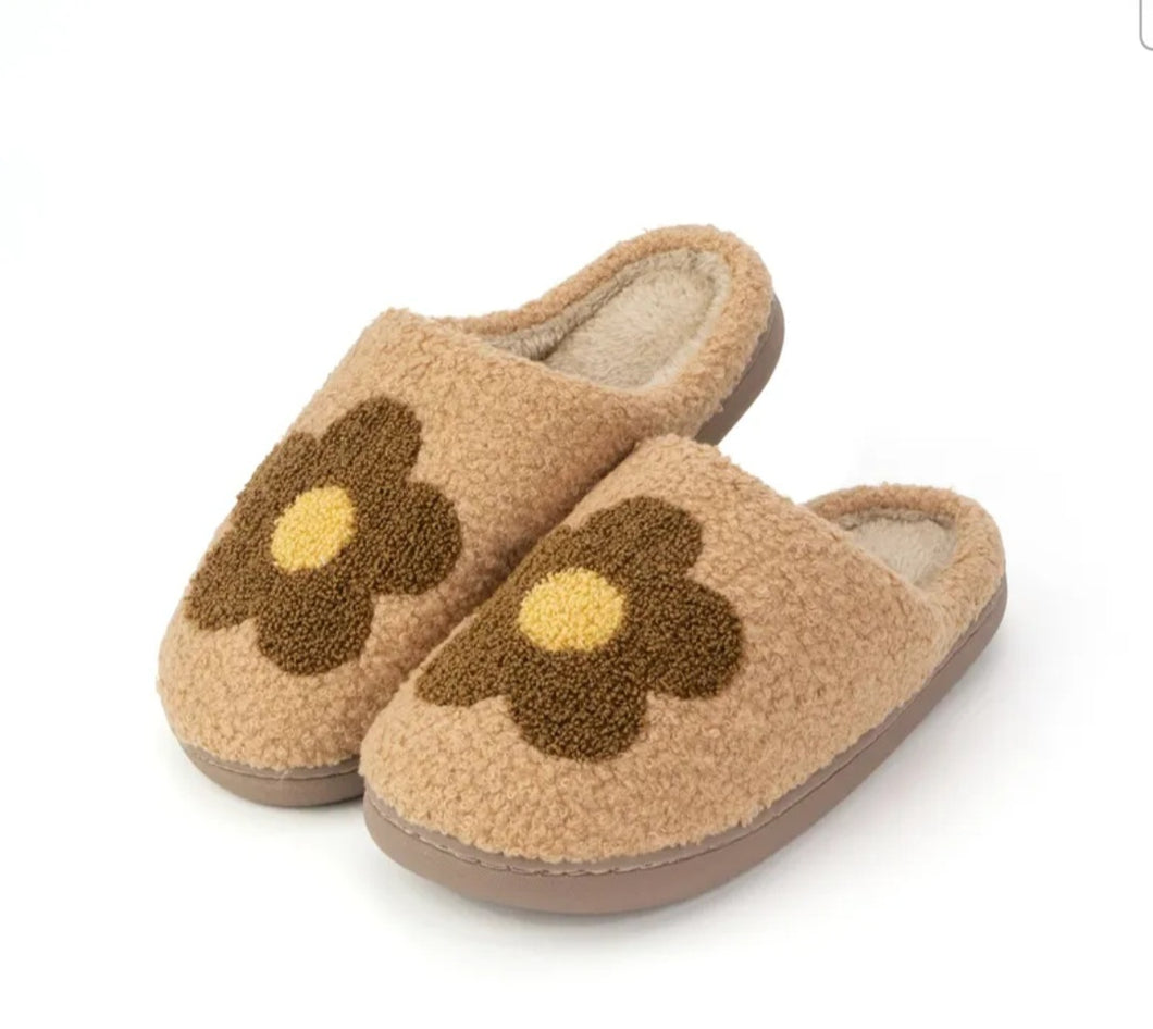 Daisy slippers (2 colours)